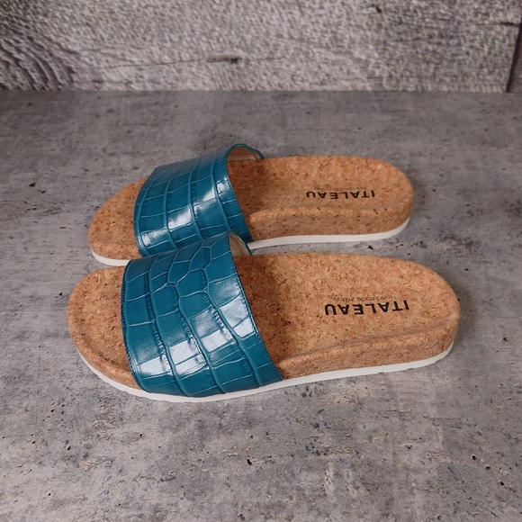 Italeau Teal Leather Sandals
